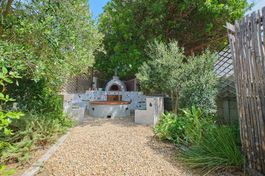 5 Bedroom Property for Sale in Flamingo Vlei Western Cape
